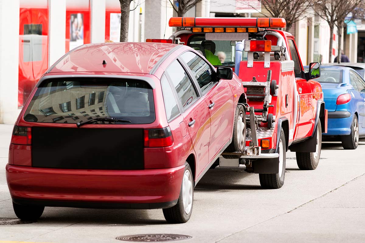 M.C. Towing & Salvage | We buy Milwaukee’s junk cars for cash—no title needed! Call us for your free, 60-second quote.